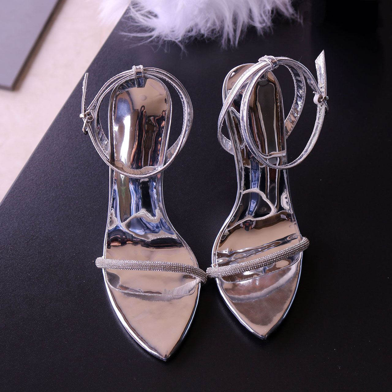 Zilveren spiegelgelakte leren  - Women Queen Fashion recensie en prijs